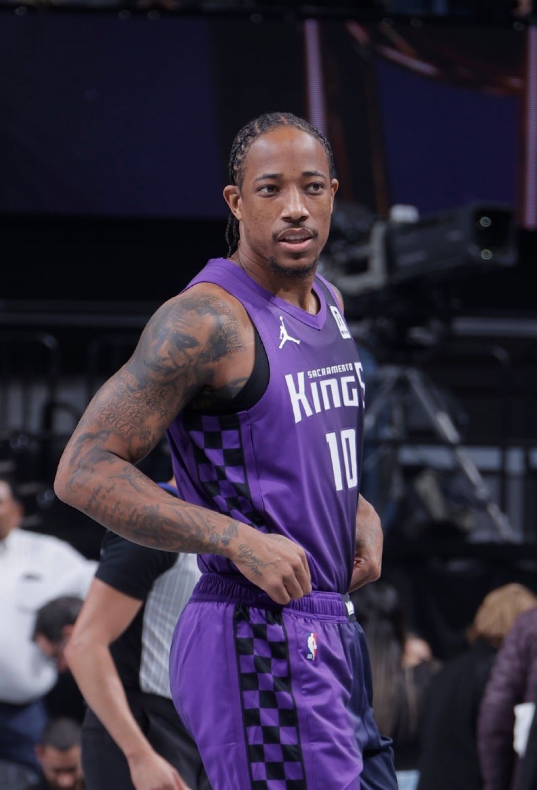 也彰显了他 也彰显了他