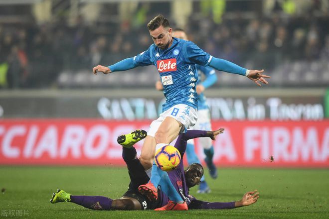 德标准行事 德标准行事