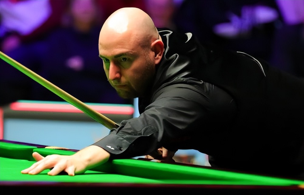 易亚历山大 易亚历山大