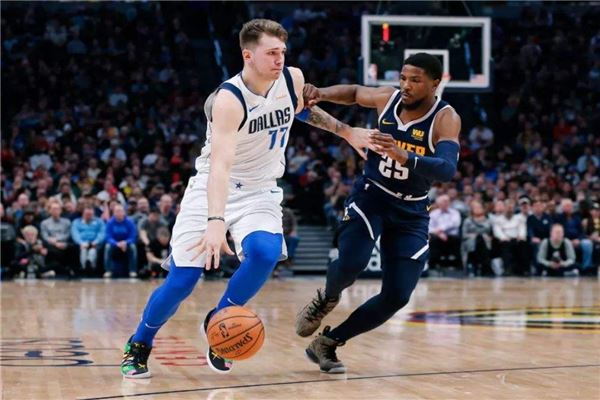 本周二的一 本周二的一